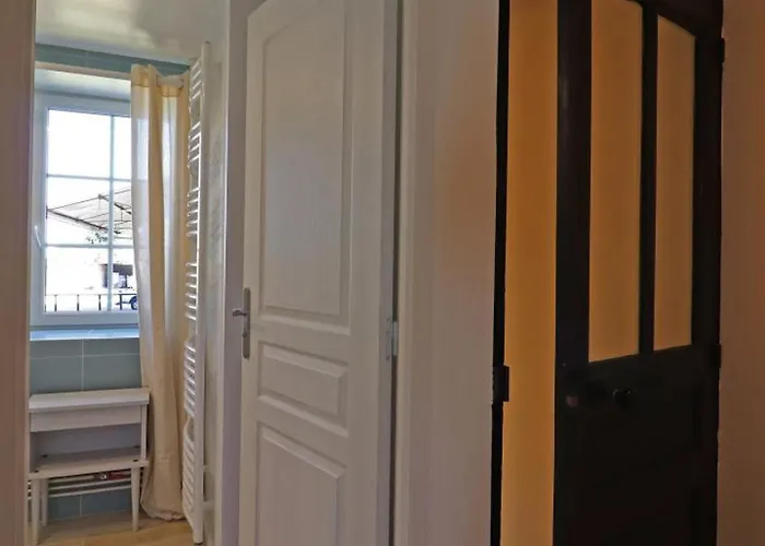 Hébergement de vacances Charmante En Pierre Avec Wifi, Terrasse Et Jardin Clos - Fr-1-497-137 *