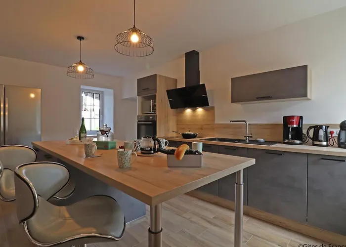 Hébergement de vacances Charmante En Pierre Avec Wifi, Terrasse Et Jardin Clos - Fr-1-497-137 *